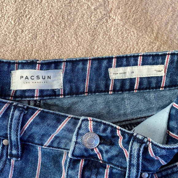 PacSun Jean shorts red strip - Picture 2 of 3
